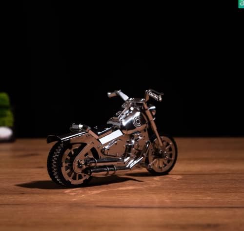 Roadway Fantasy Motorcycle Model 155 Pieces