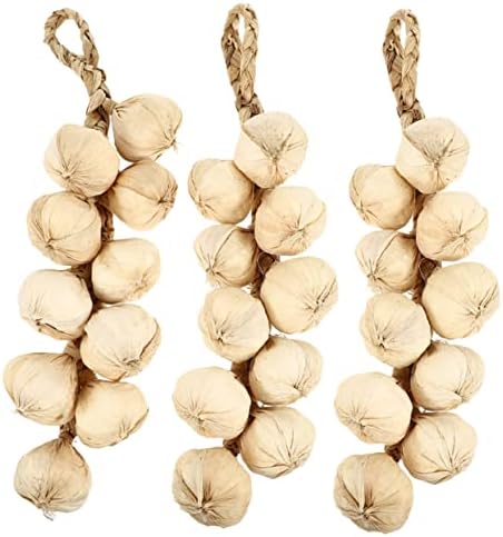 Vaguelly Realistic Garlic Hanging Decor 3pcs