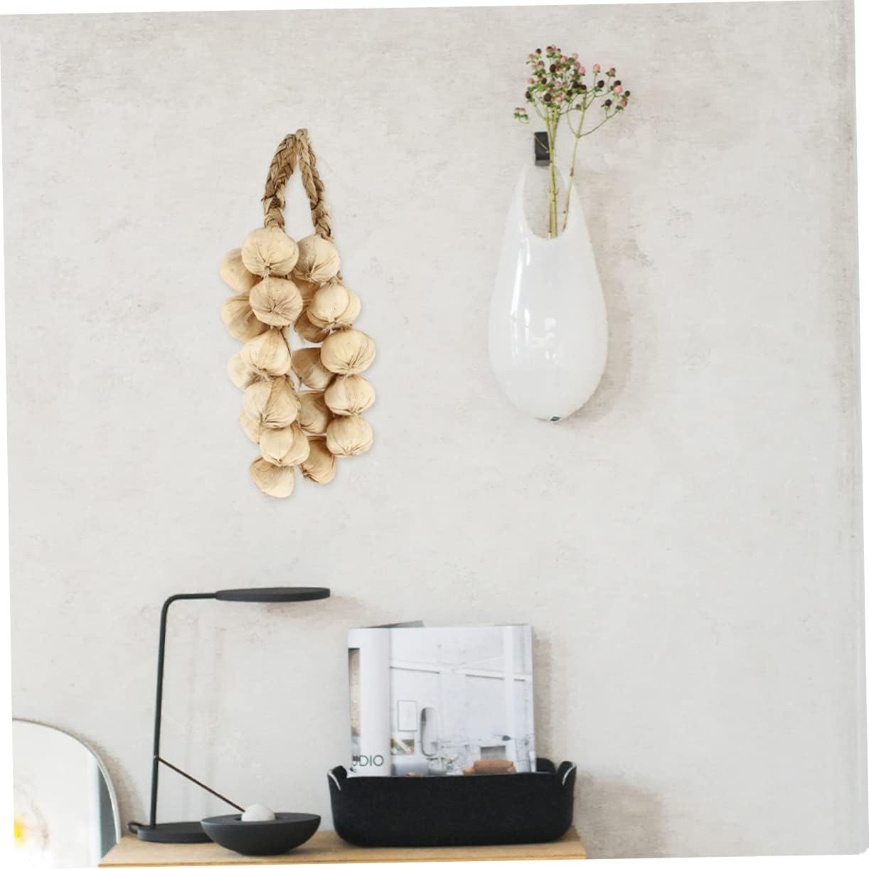 Vaguelly Realistic Garlic Hanging Decor 3pcs