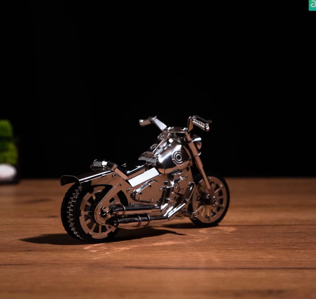 Roadway Fantasy Motorcycle Model 155 Pieces