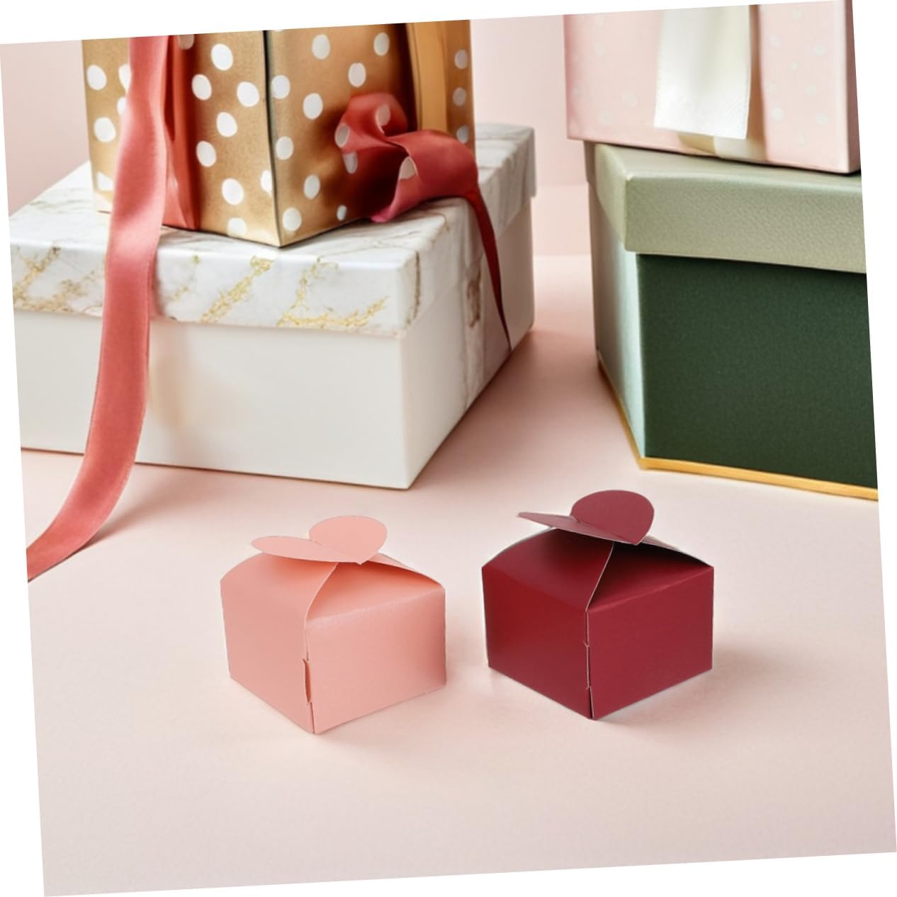 Cabilock 100pcs Heart Shaped Favor Boxes for Parties and Weddings
