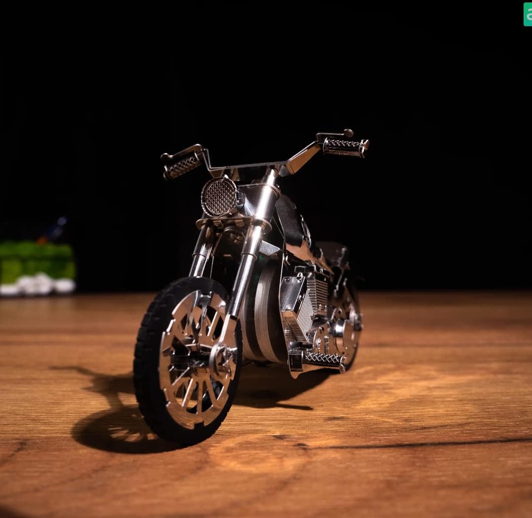 Roadway Fantasy Motorcycle Model 155 Pieces