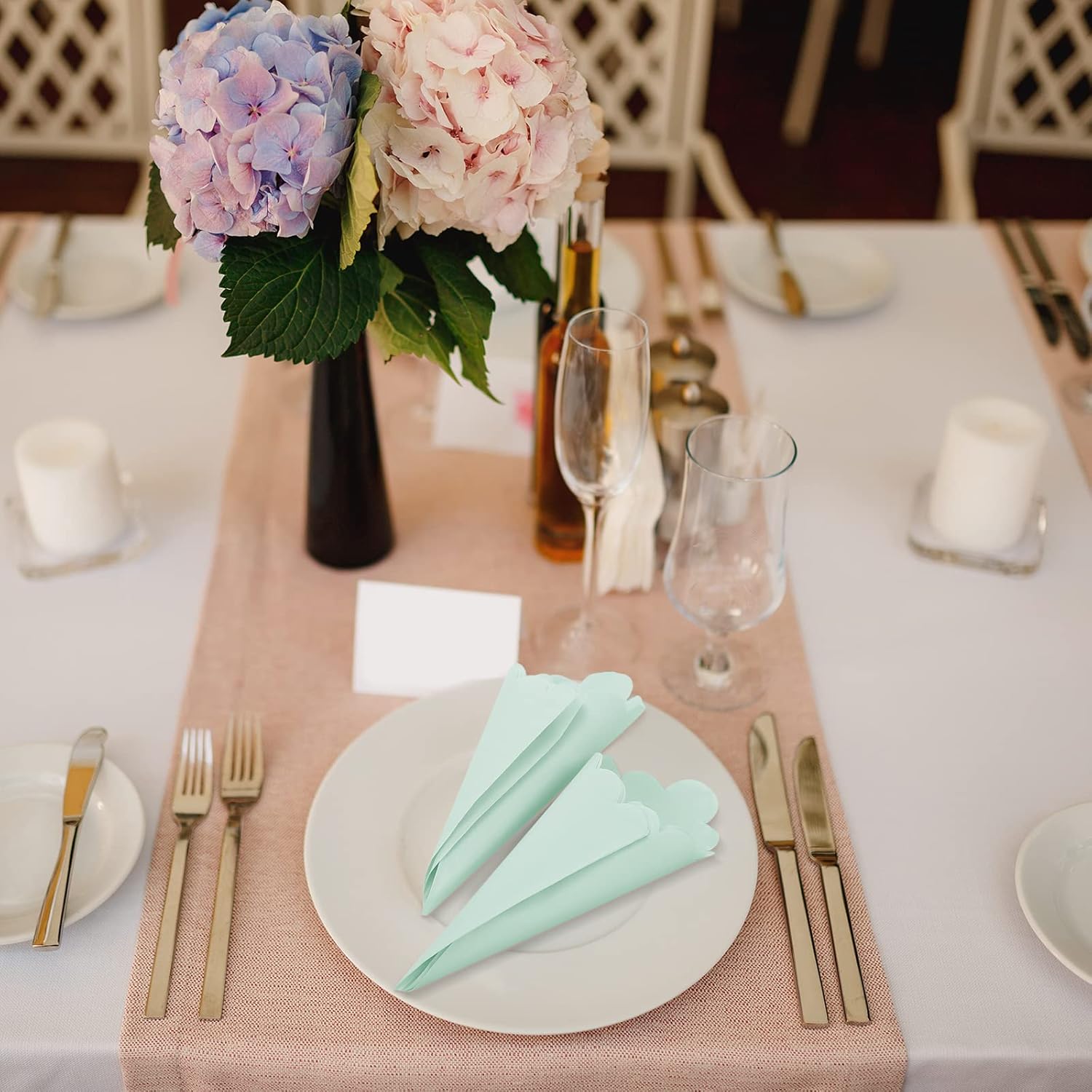 100 Pcs Scalloped Mint Green Napkins for Parties