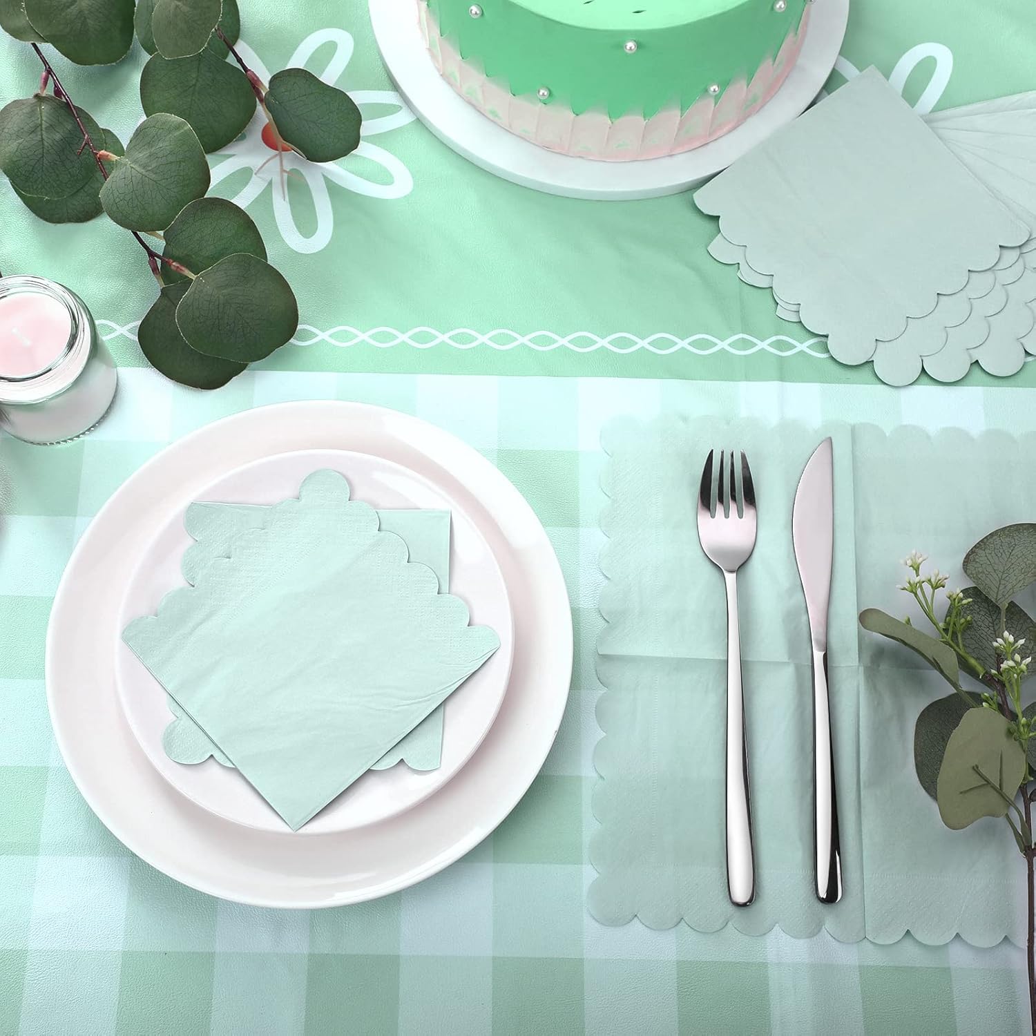 100 Pcs Scalloped Mint Green Napkins for Parties
