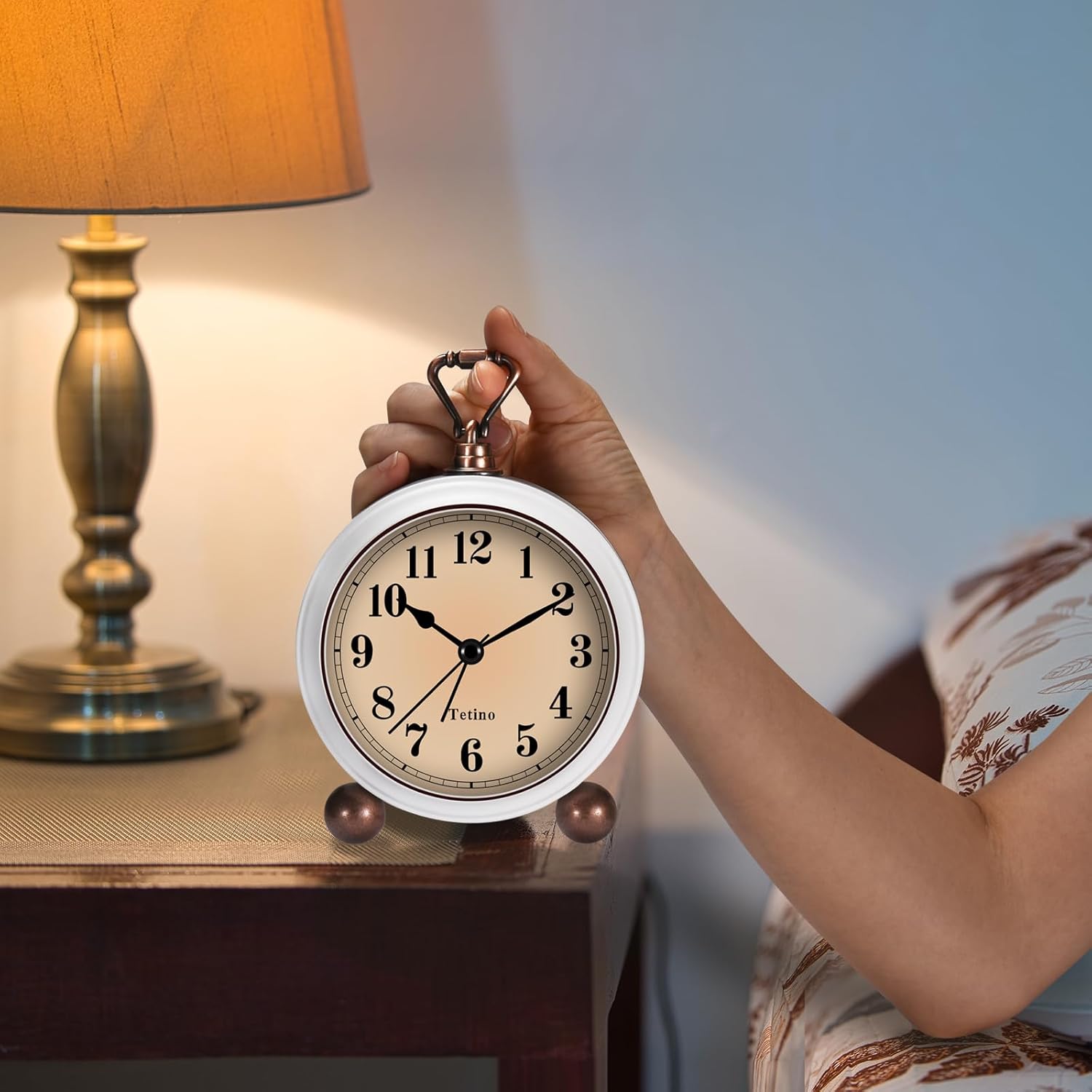 Tetino Analog Alarm Clock with Night Light and Silent Design